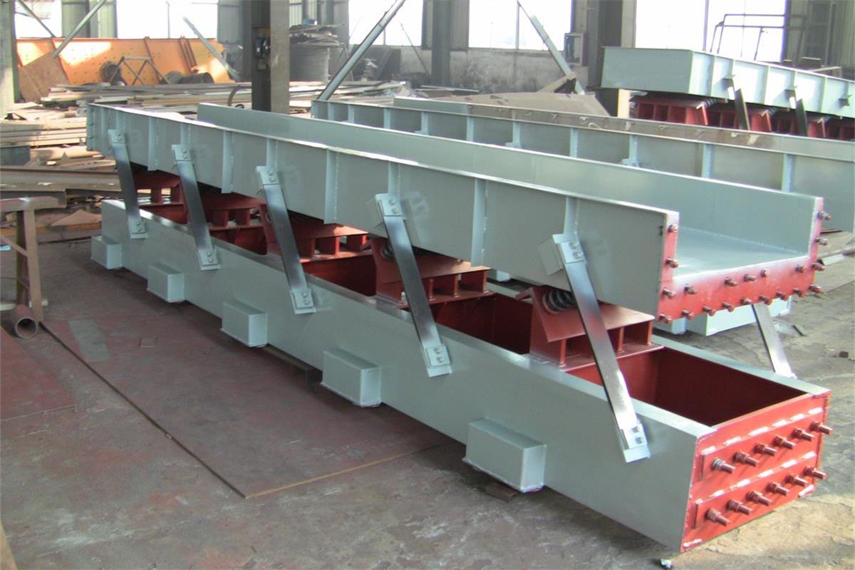 【机械讲堂】惯性振动热料输送机的结构组成与应用